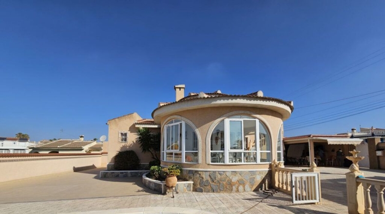 Alicante - Urbanización Doña Pepa - 650m2