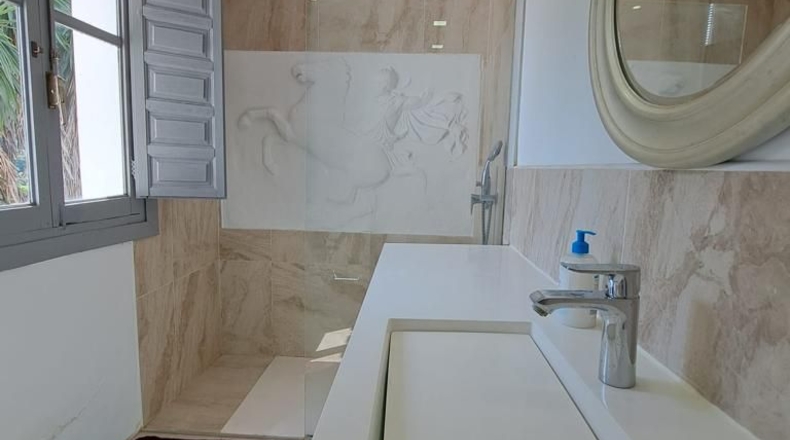 Málaga - Estepona - 2000m2