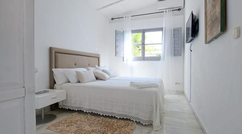 Málaga - Estepona - 2000m2