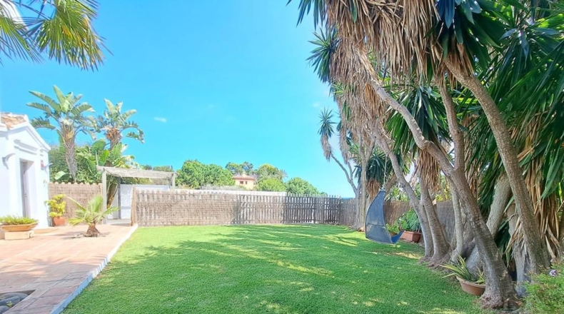Málaga - Estepona - 2000m2