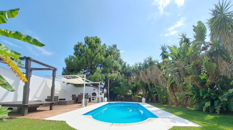 Málaga - Estepona - 2000m2