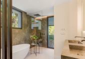 Villa con terreno en venta en la España, Marbella, ref: TR188991 foto