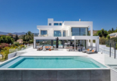 Vil·la amb terreny en venda a Estepona ref.: TR339519 foto