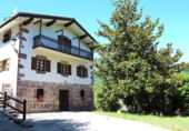 Chalet independiente con terreno en venta en Salinas de Pamplona ref: TR264436 foto