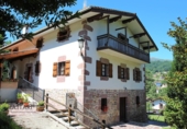 Chalet independiente con terreno en venta en Salinas de Pamplona ref: TR264436 foto