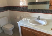 Отдельно стоящий дом с участком на продажу в городе L'Alcora Фото