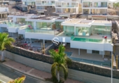 Chalet independiente con terreno en venta en Adeje ref: TR253929 foto
