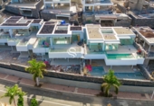 Chalet independiente con terreno en venta en Adeje ref: TR253929 foto