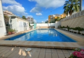 Отдельно стоящий дом с участком на продажу в городе Canet d'en Berenguer. Фото