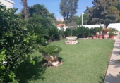 Отдельно стоящий дом с участком на продажу в городе Canet d'en Berenguer. Фото
