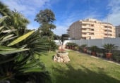 Отдельно стоящий дом с участком на продажу в городе Canet d'en Berenguer. Фото