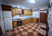Дом с участком на продажу в городе Huéscar. Фото