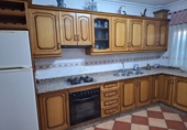 Дом с участком на продажу в городе Huéscar. Фото