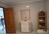 Дом с участком на продажу в городе Huéscar. Фото