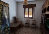 Дом с участком на продажу в городе Huéscar. Фото