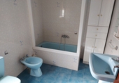 Дом с участком на продажу в городе Huéscar. Фото