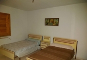 Отдельно стоящий дом с участком на продажу в городе Huéscar. Фото