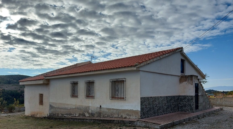 Granada - Duda - 1573m2