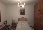 Дом с участком на продажу в городе Huéscar. Фото