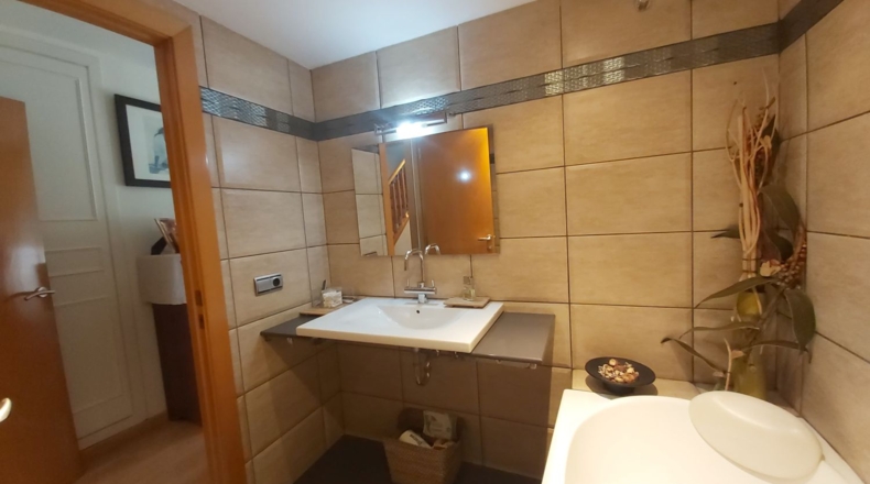 Барселона - Cerdanyola del Vallès - 196m2