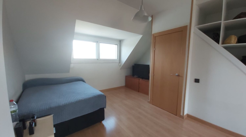 Барселона - Cerdanyola del Vallès - 196m2