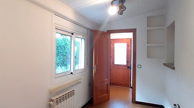 Барселона - Cerdanyola del Vallès - 217m2