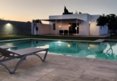 Chalet independiente con terreno en venta en Chiclana de la Frontera ref: TR383578 foto
