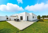 Chalet independiente con terreno en venta en Chiclana de la Frontera ref: TR383578 foto