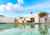 Chalet independiente con terreno en venta en Chiclana de la Frontera ref: TR383578 foto
