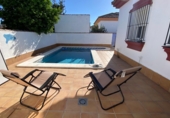 Xalet independent amb terreny en venda a Chiclana de la Frontera ref.: TR383441 foto