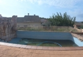 Дом с участком на продажу в городе el Vendrell. Фото
