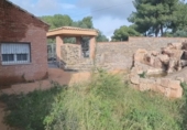 Дом с участком на продажу в городе el Vendrell. Фото