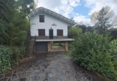 Дом с участком на продажу в городе Sant Celoni. Фото