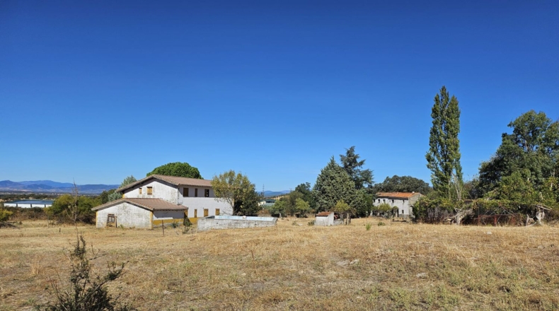 Касерес - Casas del Monte - 58000m2