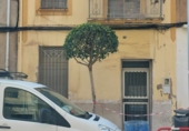 Дом с участком на продажу в городе Vila-real. Фото