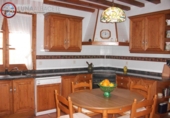 Вилла с участком на продажу в городе Альбасете. Фото
