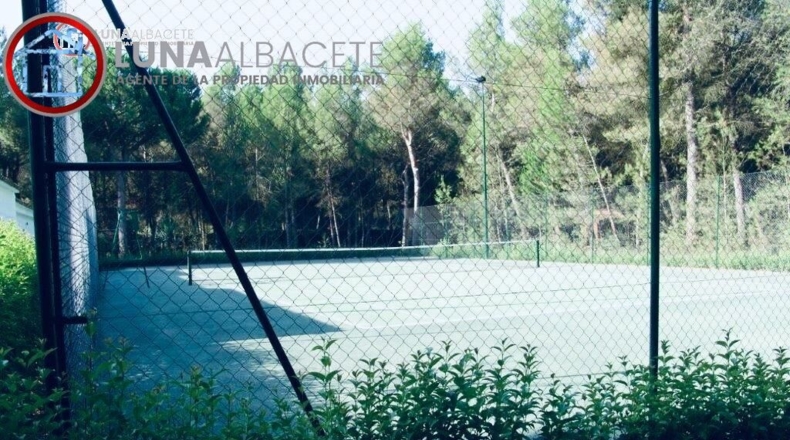 Albacete - Albacete - 10000m2