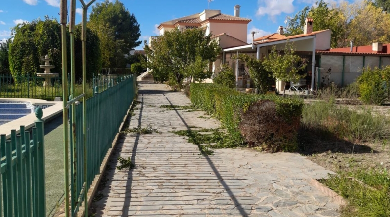 Albacete - Albacete - 2300m2