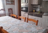 Отдельно стоящий дом с участком на продажу в городе Альбасете. Фото