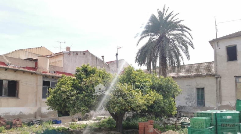 Alicante - Jacarilla - 2084m2