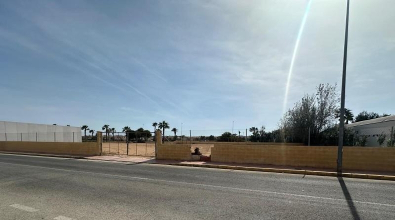 Аликанте - Torrevieja - 3500m2