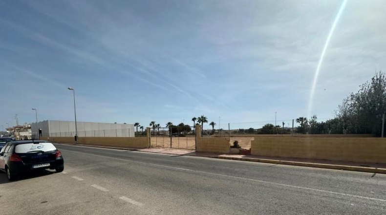 Аликанте - Torrevieja - 3500m2