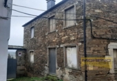 Дом с участком на продажу в городе Vilar de Sarria Фото