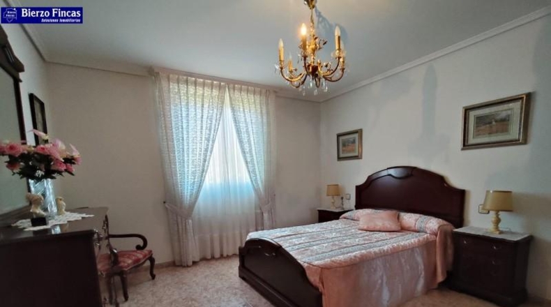 León - Ponferrada - 10000m2