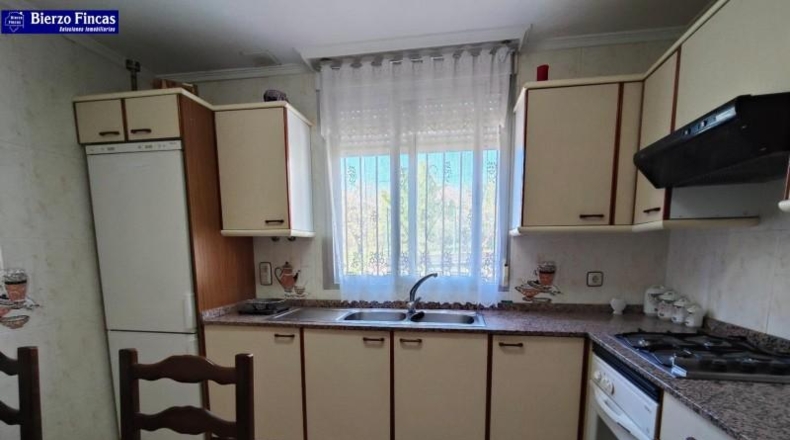 León - Ponferrada - 10000m2