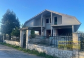 Загородный дом с участком на продажу в городе Vilar de Sarria Фото