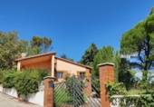 Chalet independiente con terreno en venta en la España, La Puebla de Castro, ref: TR333277 foto