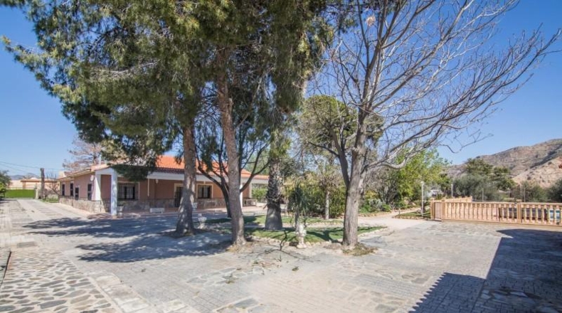 Alicante - Redován - 495m2