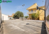 Отдельно стоящий дом с участком на продажу в городе Ogíjares Фото