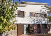Chalet independiente con terreno en venta en la España, Sant Pere de Vilamajor, ref: TR365423 foto